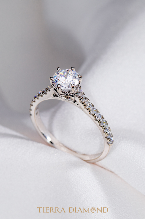 Hướng dẫn lựa chọn nhẫn đính hôn kim cương tiết kiệm chi phí nhất